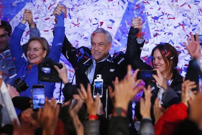 O ex-presidente chileno Sebastián Piñera comemora sua vitória.
