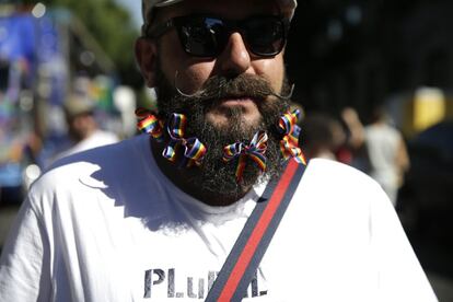 Un participante en el desfile del Orgullo por el centro de Madrid, este sábado.