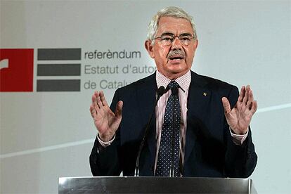 Pasqual Maragall valora los resultados en el Palacio de la Generalitat.