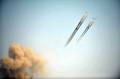 Aviones de ataques del ejército armenio durante un ejercicio militar en un campo de entrenamiento en Armenia.