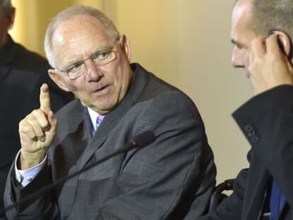 Schäuble i Varufakis, ministres de Finances alemany (a l'esquerra) i grec, després de la seva trobada a principis de febrer.