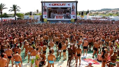 Ayer por la tarde, el parque acuático de Vilassar de Dalt congregó a 8.000 personas dentro de la tercera edición del festival barcelonés Circuit, la única cita europea de ocio para gays y lesbianas.