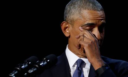 Barack Obama se emociona durante su discurso de despedida.