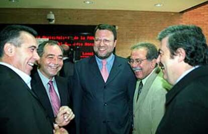 De izquierda a derecha, Ruiz, Pastrana, Monteseirín, Moratalla y Romero, tras la reunión de ayer de la FAMP.