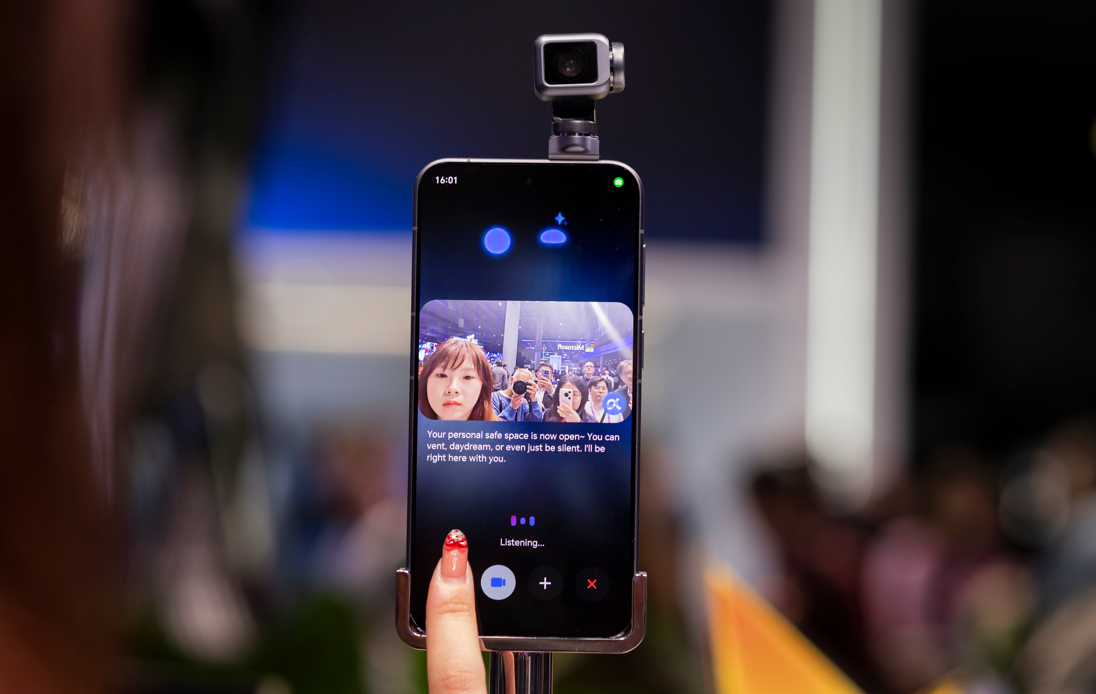 El Robot Phone en el stand de Honor. 