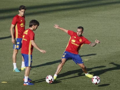 Paco Alcácer, durante el entrenamiento de la selección española de futbol.