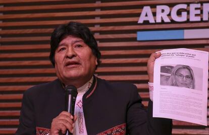  Evo Morales habla de los comicios en una conferecia reciente en Buenos Aires.