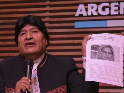  Evo Morales habla de los comicios en una conferecia reciente en Buenos Aires.
