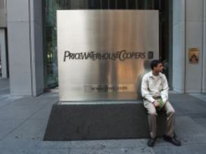 Entrada a la sede de PwC en Nueva York.