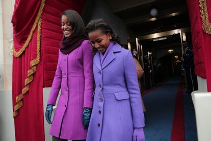 El 21 de enero de 2013, Barack Obama juraba de nuevo su cargo frente al Capitolio, en Washington. Para el acto solemnes, las dos hermanas aparecieron sonrientes y cómplices.