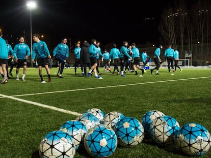 Entrenamiento del FC Andorra en las instalaciones del Camp d’Esports Prada de Moles.