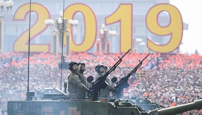 Defile militar en la plaza de Tiananmen.