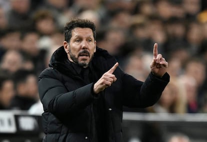 Simeone en el partido contra el Valencia este sábado.