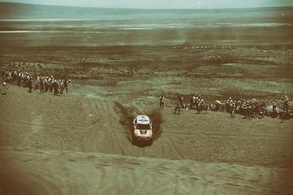 El argentino Orlando Terranova, en la etapa de las dunas de Nihuil (Argentina).