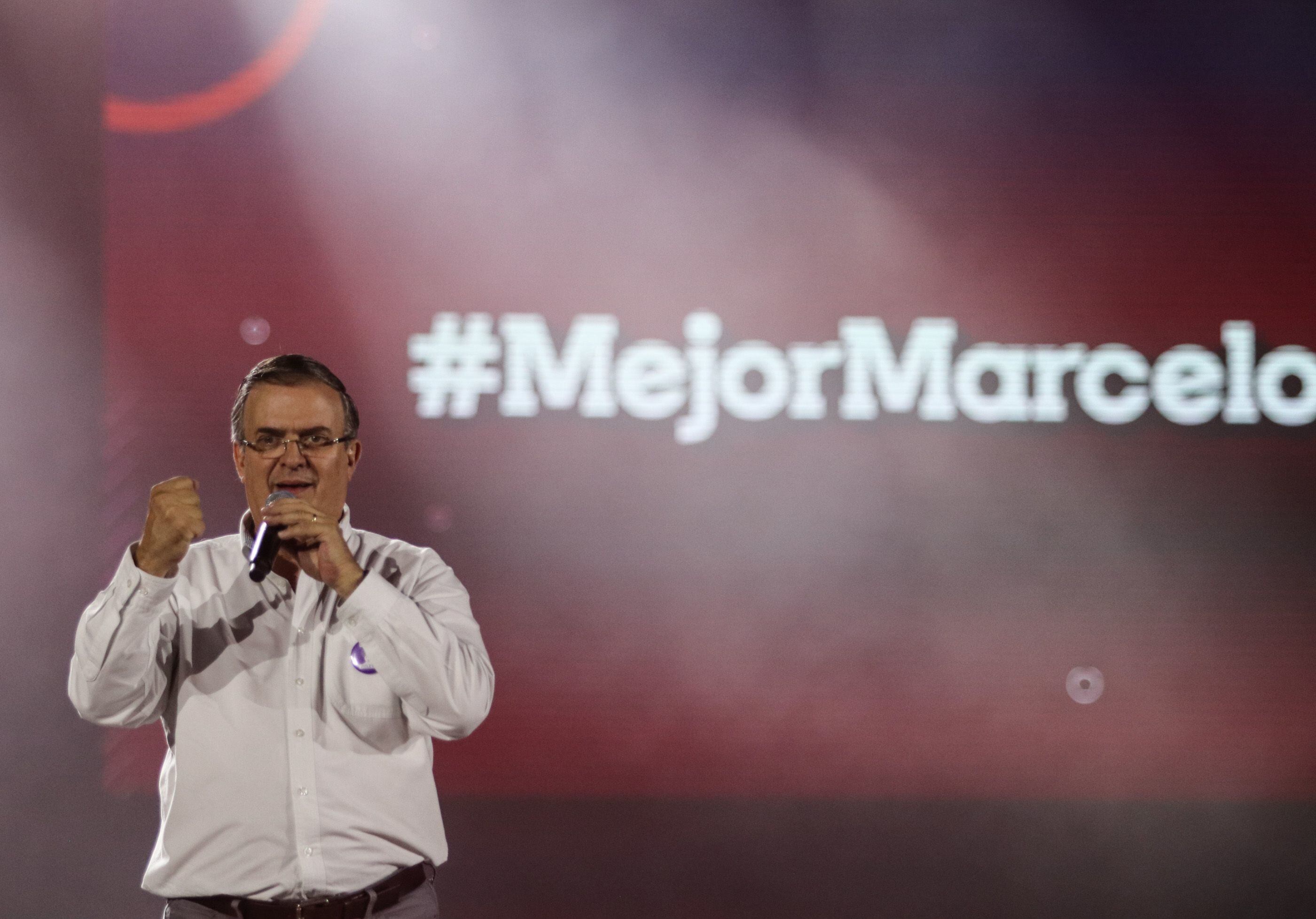 El excanciller Marcelo Ebrard durante su cierre de campaña este domingo en la Arena Ciudad de México.