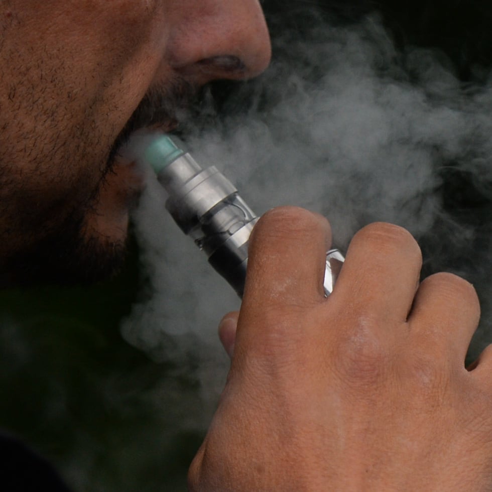 Smoking: Illegal and dangerous: Mexico bans vaping | Society | EL PAS English Smoking: Illegal and dangerous: Mexico bans vaping | Society | EL PAS English