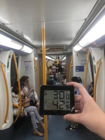 El termómetro muestra 30 grados en la linea 3 el viernes por la mañana.