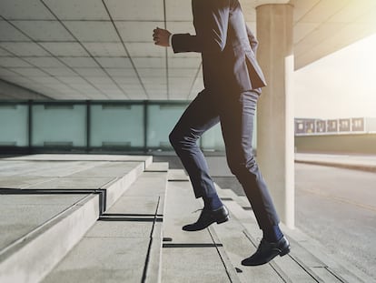 Llegar tarde sale caro: la empresa puede retirar el plus de presencia