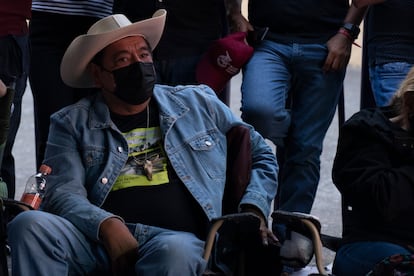 Felix Salgado Macedonio, en un plantón a las puertas del Instituto Nacional Electoral (INE) hace dos semanas.