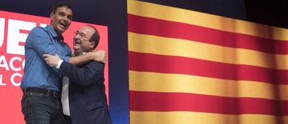 Pedro Sanchez y Miquel Iceta, en la proclamacion de este como candidato a la Generalitat por el PSC