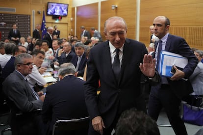 El ministro del Interior, Gérard Collomb, a su llegada a la audiencia parlamentaria por el caso Benalla