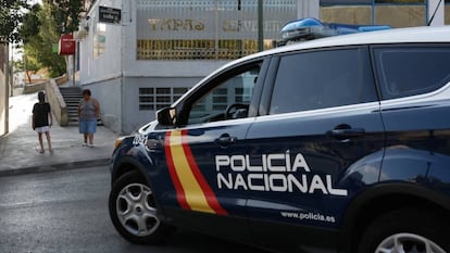 Un coche patrulla de la Policía Nacional, en una imagen de archivo.