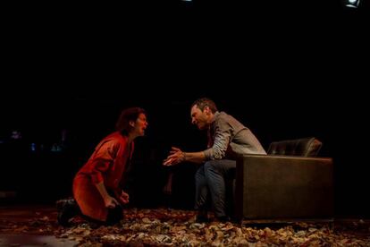 Laia Marull i Pablo Derqui, en una escena de l'obra.