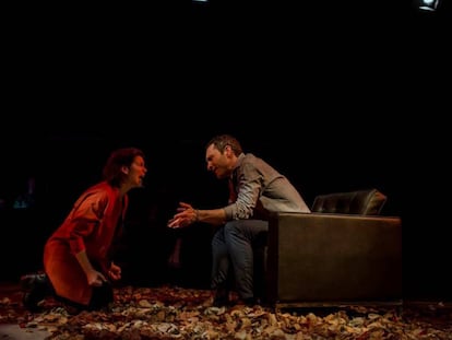 Laia Marull i Pablo Derqui, en una escena de l'obra.