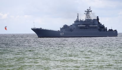 Un destructor ruso participa en unas maniobras en el mar Báltico el 11 de agosto.