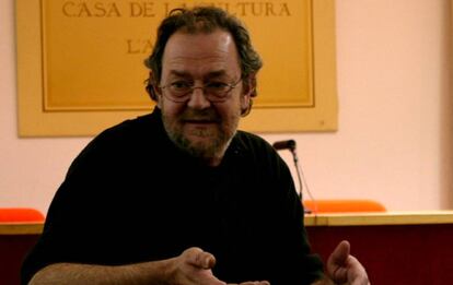 Toni Canet durante la presentación de 'Las alas de la vida' en La Alcudia (Valencia).