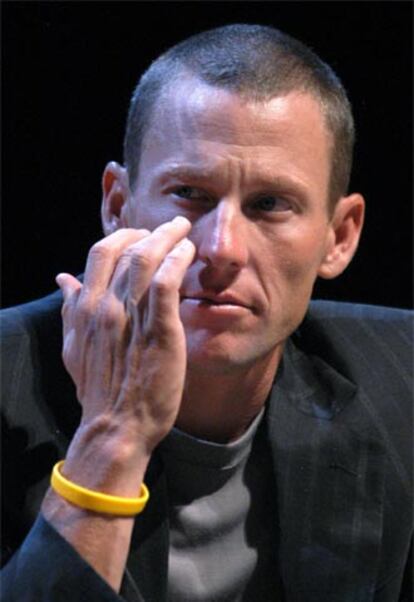 Lance Armstrong, durante una conferencia de prensa.