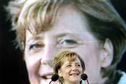 Angela Merkel se dirige a sus seguidores durante un mitin electoral el pasado viernes en la isla de Ruegen.