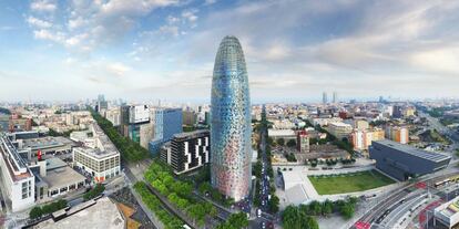 Panorámica de Barcelona dominada por la Torre Agbar.