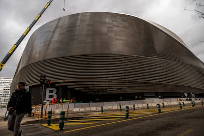 Obras en los alrededores del Estadio Santiago Bernabu, en Madrid, el pasado 23 de febrero.