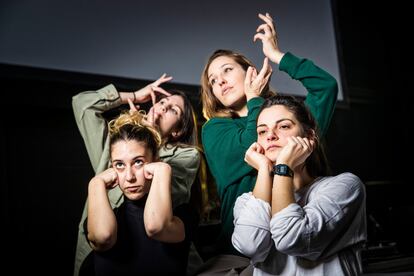 De izquierda a derecha, Ana Botía, Marta Mármol, Belén Martí y Marina de Remedios, integrantes de la compañía de danza Mucha Muchacha.