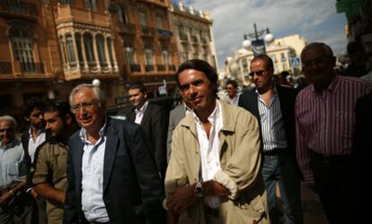 El ex presidente del Gobierno José María Aznar, durante su visita ayer a Melilla.