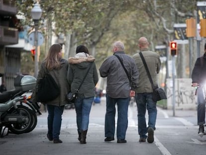 Un penado por delitos sexuales pasea junto a tres voluntarios por Barcelona a mediados de noviembre