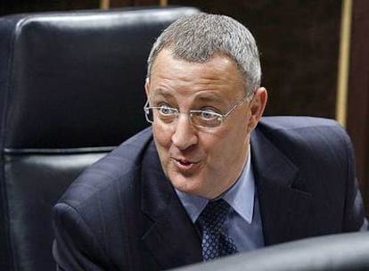 El ministro de Trabajo y Asuntos Sociales, Jesús Caldera, ayer en el Congreso de los Diputados.