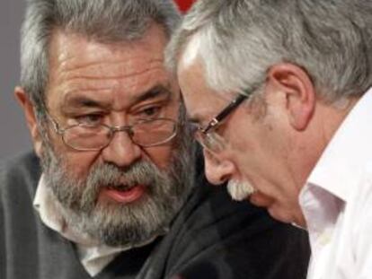 Los secretarios generales de UGT, Cándido Méndez (i), y de CCOO, Ignacio Fernández Toxo . EFE/Archivo