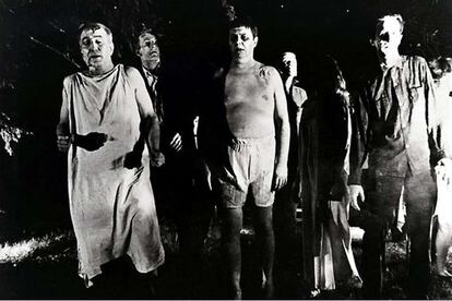 Fotograma de 'La noche de los muertos vivientes', de George A. Romero (1968).