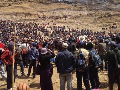 Manifestantes que se oponen al proyecto minero en Per&uacute;. 