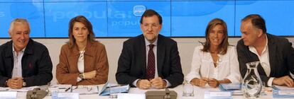 La dirección del PP, al comienzo de la reunión de hoy.