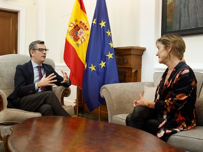 El ministro de la Presidencia, Justicia y Relaciones con las Cortes, Félix Bolaños, reunido, este jueves, con la presidenta del Consejo General de la Abogacía Española, Victoria Ortega.