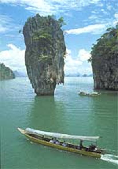 Islotes en Phang Nga cerca de la isla de Phyket, en la costa occidental de Tailandia