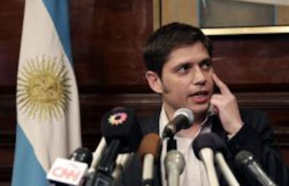 El ministro de Econom&iacute;a argentino, Axel Kicillof, habla durante una rueda de prensa en la sede del Consulado de Argentina, tras una reuni&oacute;n de mediaci&oacute;n en Nueva York (EEUU). 
