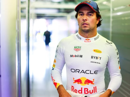 Checo Pérez en el garaje de Red Bull durante el Gran Premio de Australia, en Melbourne.