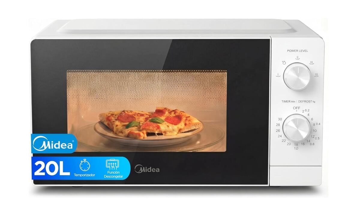 Microwave with 700 watts of power and 20 liters of power.