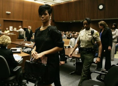 Rihanna durante el juicio celebrado contra Chris Brown el 22 de junio de 2009.