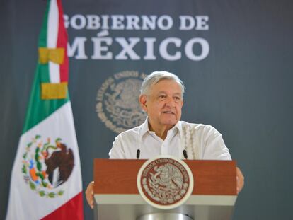 El presidente Andrés Manuel López Obrador en su conferencia matutina el lunes en Cancún.