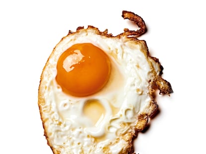 Portada del libro 'The Gourmand El huevo. Historias y recetas'. Imagen proporcionada por la editorial Taschen.